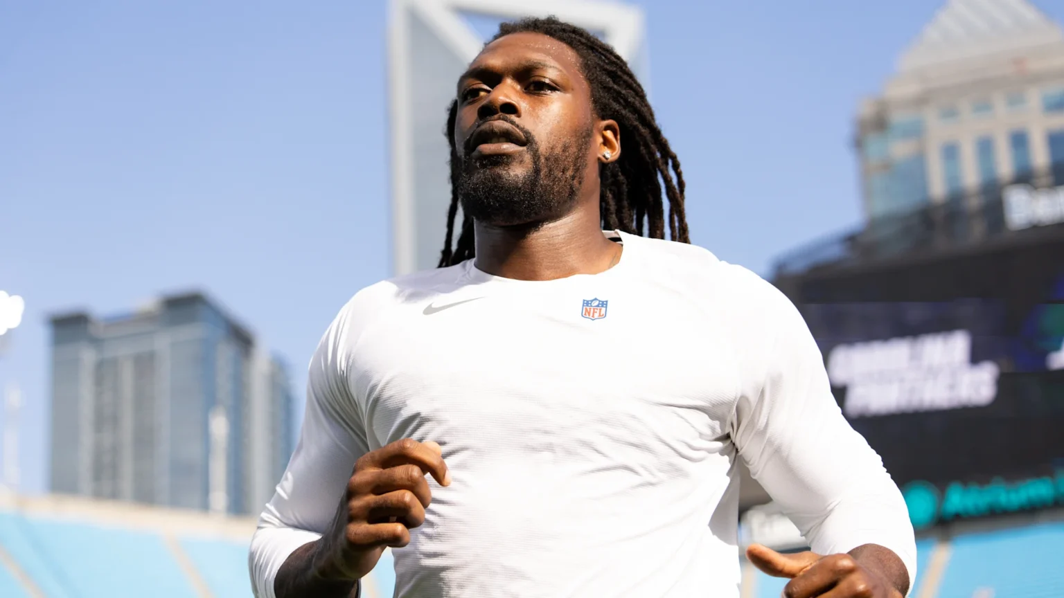 Dallas Cowboys LB Jadeveon Clowney