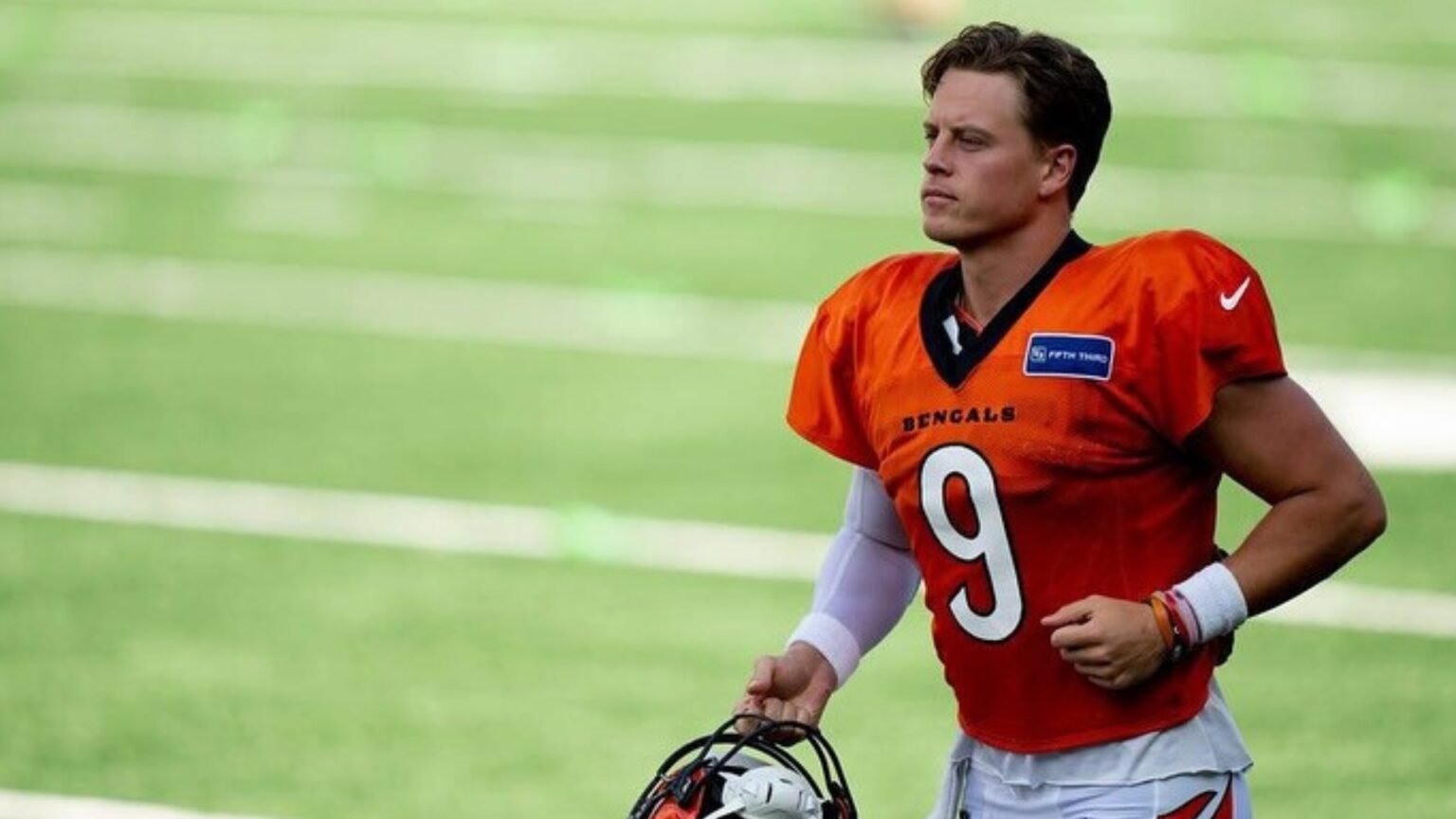 Joe Burrow’s Season Not Over Yet as Bengals HC Remain Cautiously Optimistic Joe Burrow injury updates