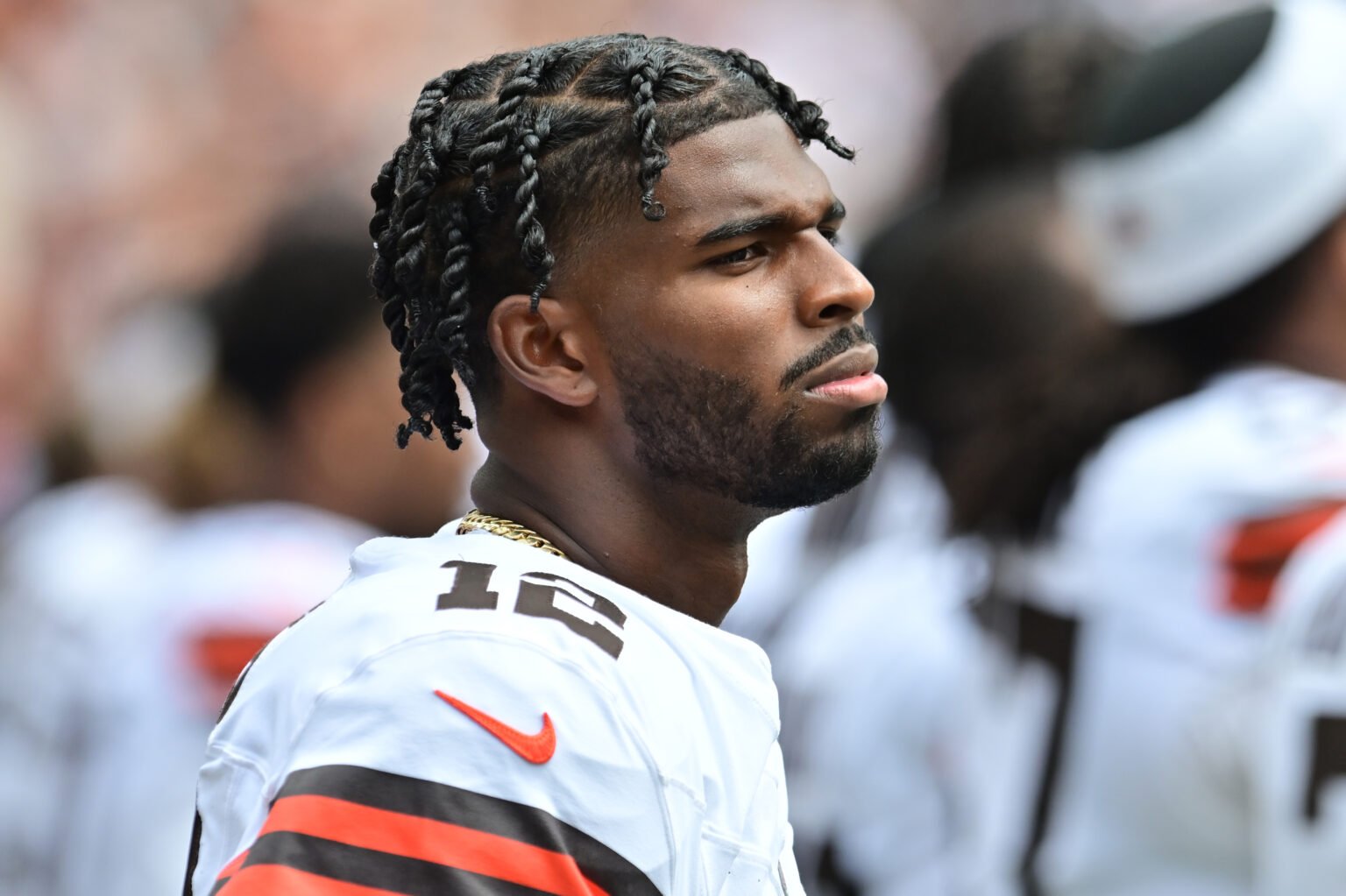 NFL Rumors: Shedeur Sanders Refused Backup Role to Lamar Jackson as Ravens Considered Drafting Former Buffs Star Cleveland Browns quarterback Shedeur Sanders (12) listens to the national anthem before the game between the Browns and the Los Angeles Rams at Huntington Bank Field.