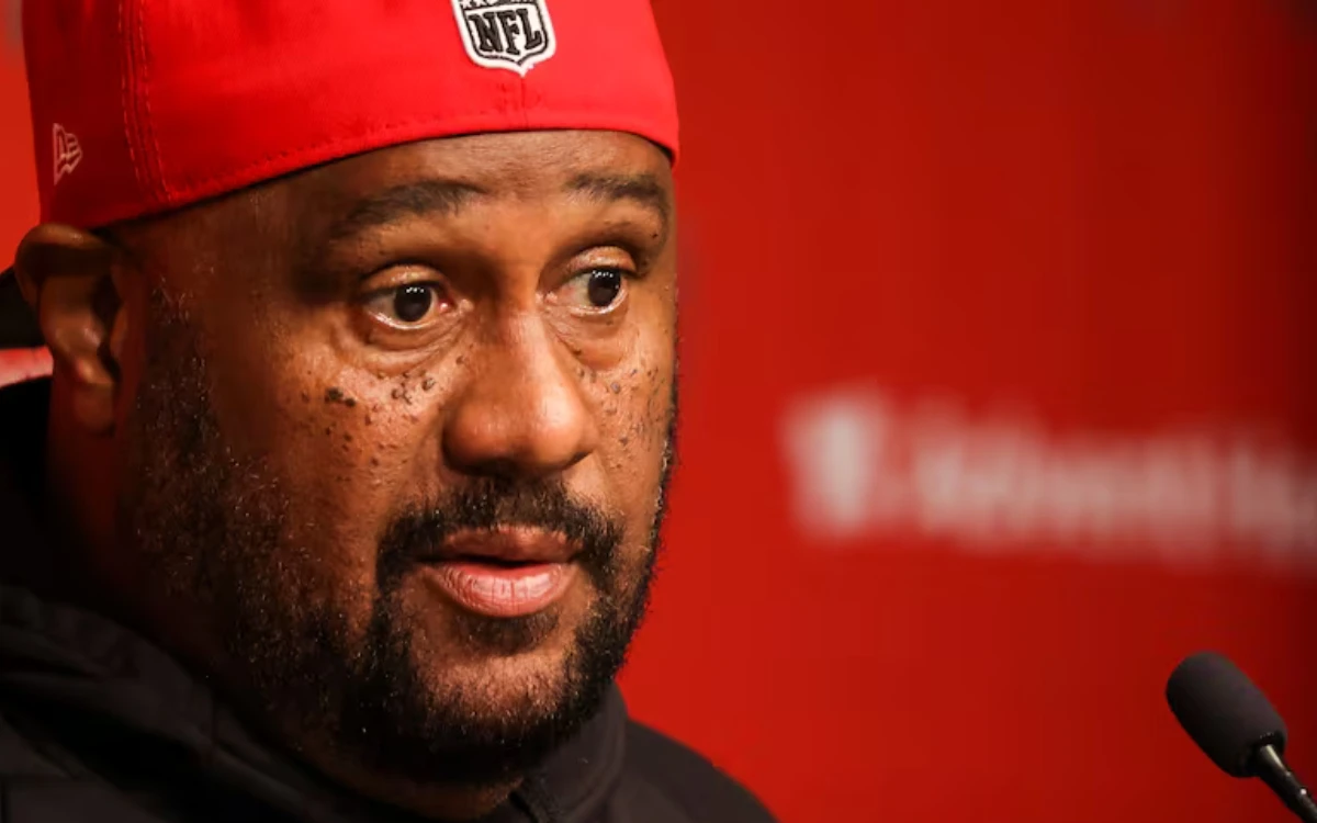 Bucs RB Coach Skip Peete