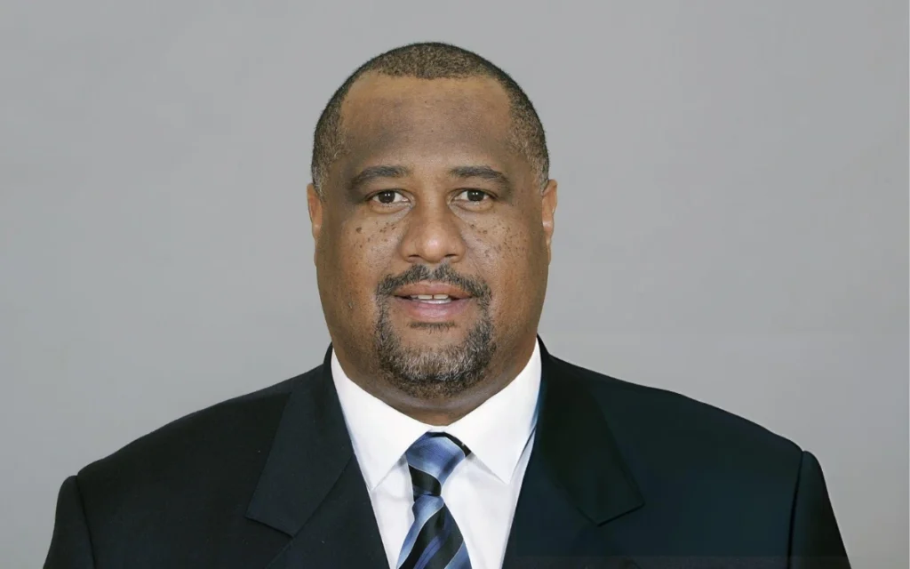 Bucs running backs coach Skip Peete, collapsed during a walk-through practice at the team’s indoor facility Wednesday and was transported by paramedics to a local hospital.