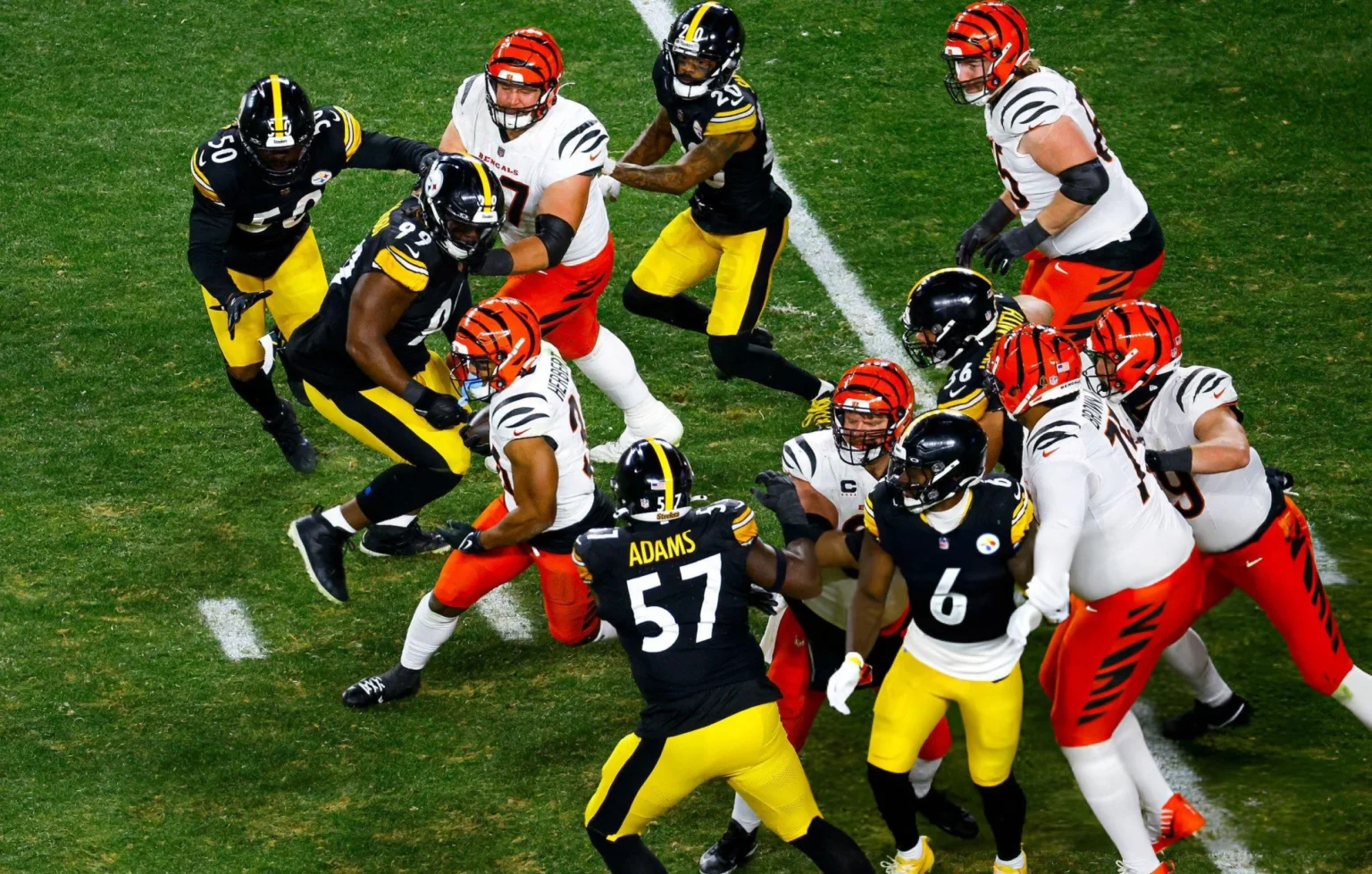 PITTSBURGH, PENNSYLVANIA - JANUARY 04: Khalil Herbert #34 of the Cincinnati Bengals runs the ball up the field in the third quarter of a game against the Pittsburgh Steelers at Acrisure Stadium on January 04, 2025 in Pittsburgh, Pennsylvania. (Photo by Justin K. Aller/Getty Images)