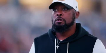 Head coach Mike Tomlin of the Pittsburgh Steelers looks on during the second quarter against the Los Angeles Chargers at SoFi Stadium on November 09, 2025 in Inglewood, California.