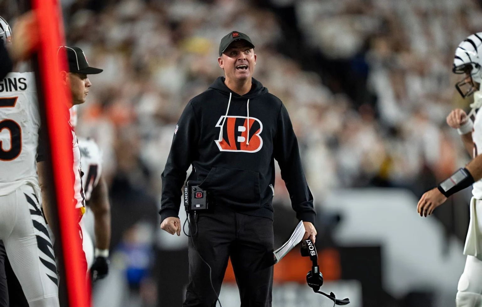 Coach Zac Taylor Sends Clear Message on Joe Burrow’s Form as QB Opens Up Emotionally After the Game Bengals Head coach Zac Taylor of the Cincinnati Bengals reacts during an NFL football game against the Pittsburgh Steelers at Paycor Stadium in Cincinnati, Ohio. (Photo by Michael Owens/Getty Images)