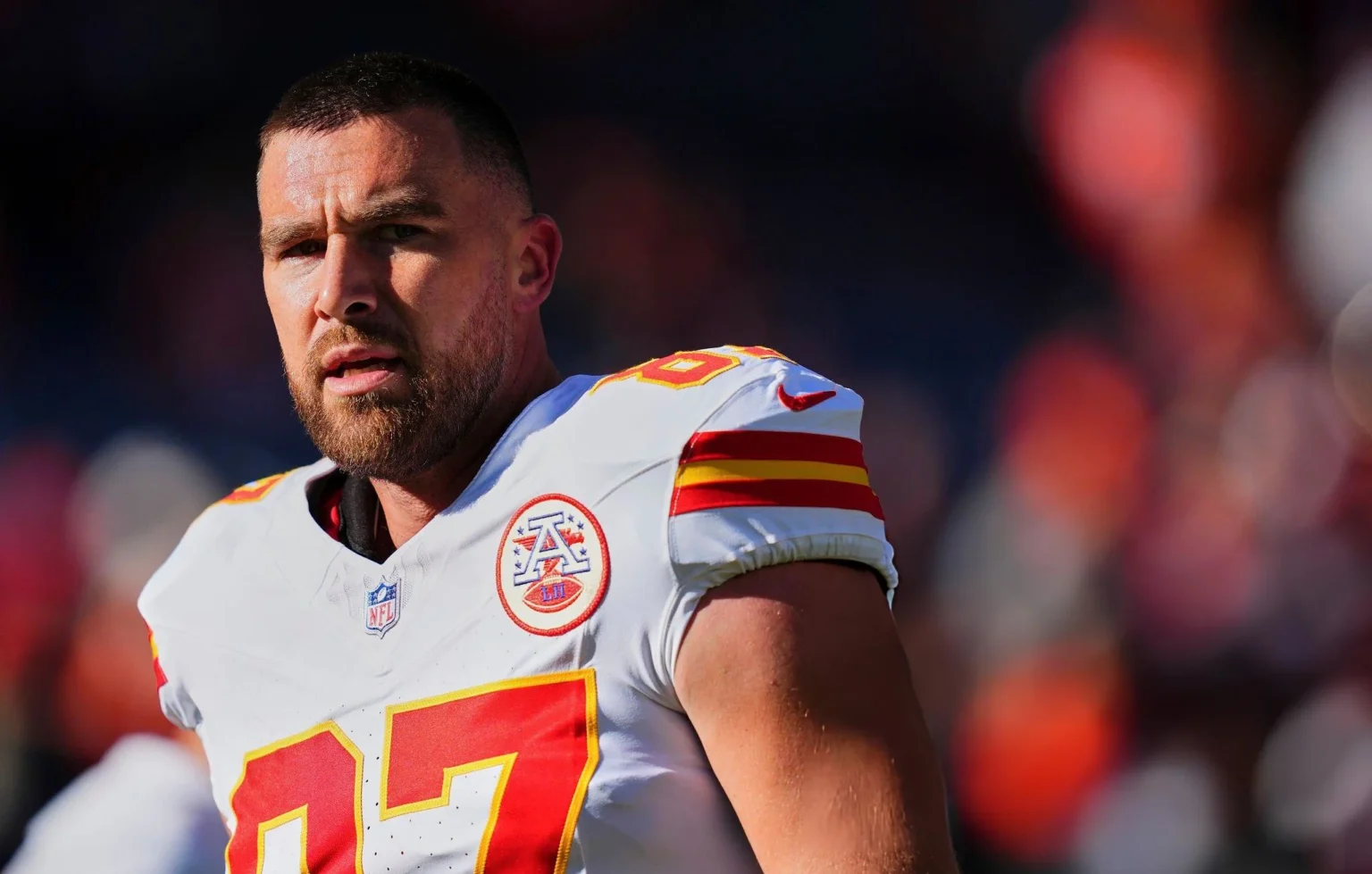 Travis Kelce Issues a Stunning Warning as the Chiefs Battle Through a 5–5 Start Travis Kelce #87 of the Kansas City Chiefs warms up before kickoff against the Denver Broncos during the second half of an NFL football game at Empower Field at Mile High on November 16, 2025 in Denver, Colorado.