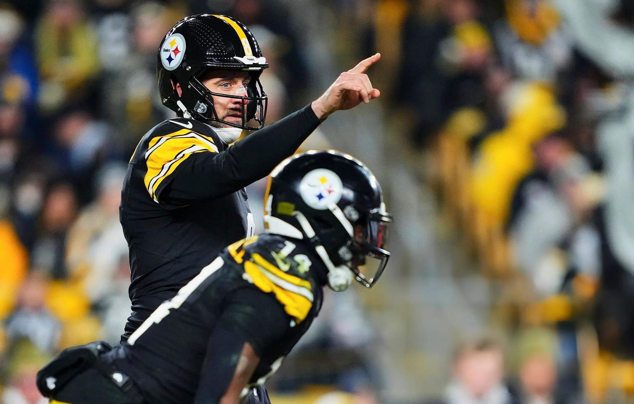 Aaron Rodgers #8 of the Pittsburgh Steelers calls a play at the line of scrimmage against the Buffalo Bills during an NFL football game at Acrisure Stadium on November 30, 2025 in Pittsburgh, Pennsylvania. (Photo by Cooper Neill/Getty Images)